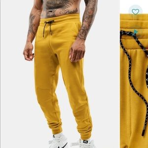 Fabletics 29” inseam postgame joggers